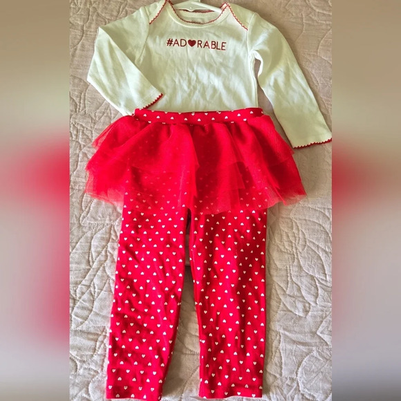 ADORABLE" Baby Girl Newborn 2-Piece Outfit - Picture 1 of 8